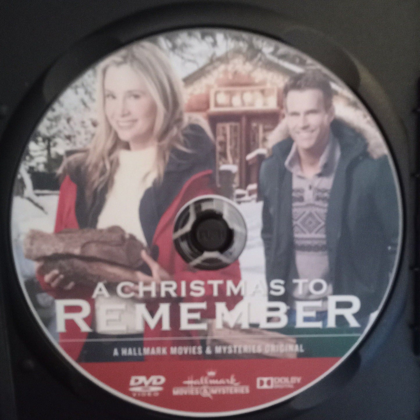 A Christmas to Remember (2016) DVD with Mira Sorvino & Cameron Mathison in a DVD Case with artwork