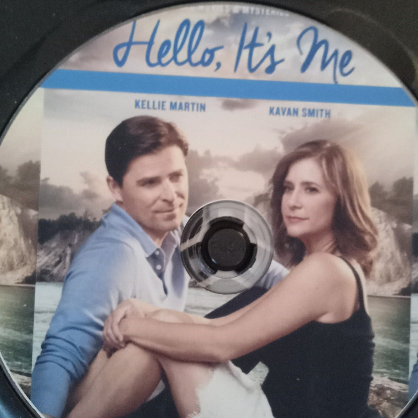 Hello, It's Me (2015) DVD with Kellie Martin & Kavan Smith in a DVD Case with the artwork