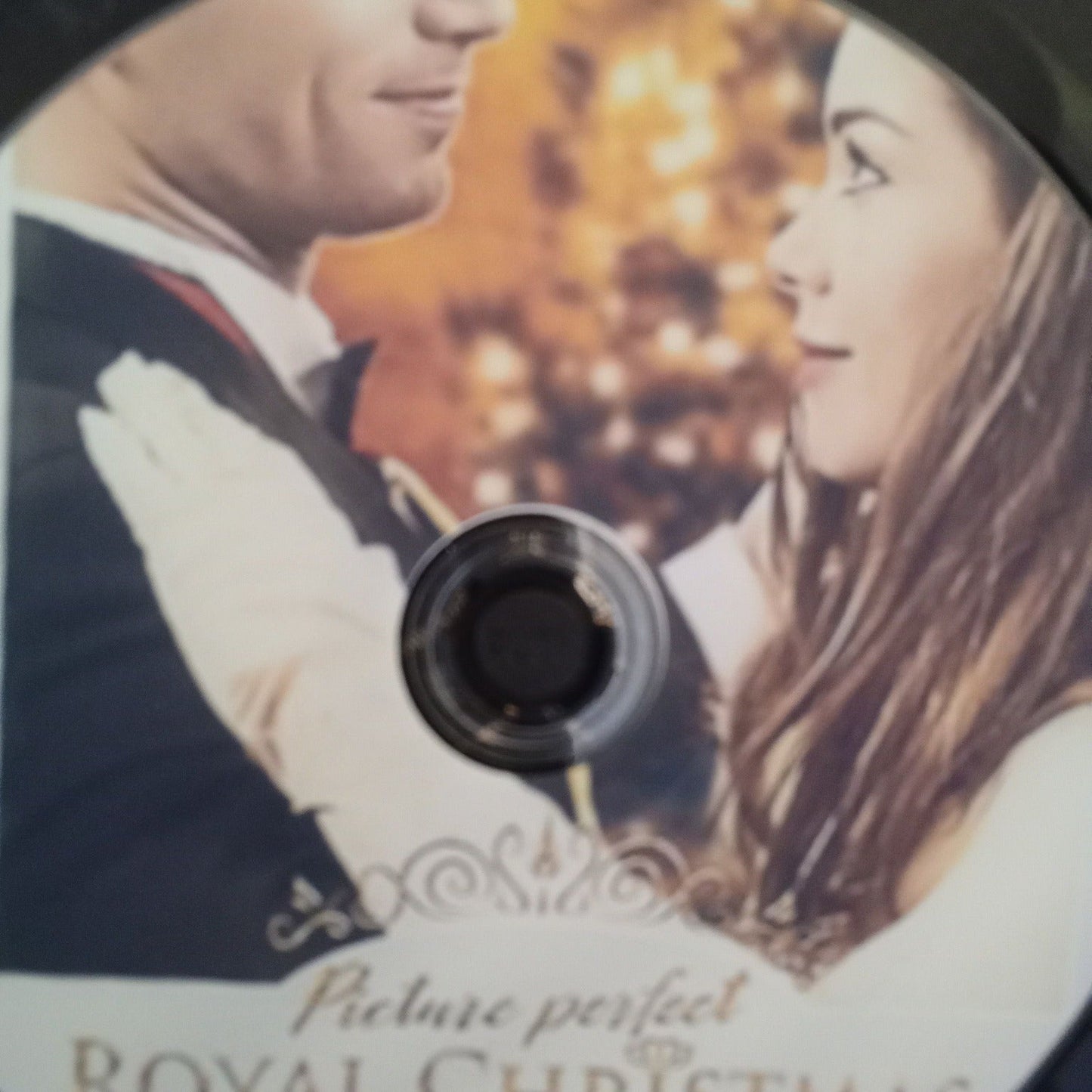 Picture Perfect Royal Christmas (2020) DVD with Roxanne McKee